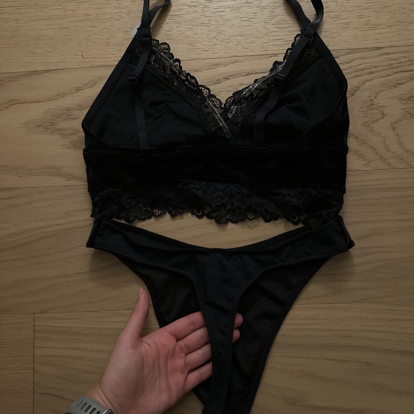 La Senza Black Lace Lingerie (set) - Picture 4 of 4